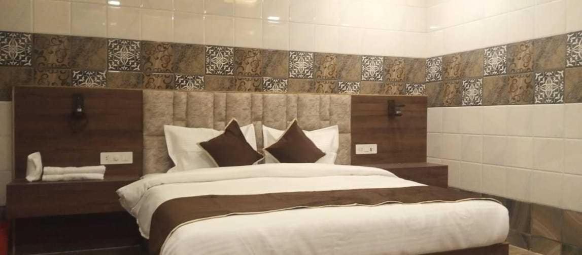 Oyo Mmc Hotel And Restaurant Meerut Bagian luar foto